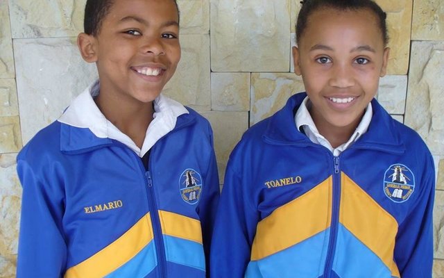 Elmario Prins (links) en Tsuanelo Haarhoff (regs) het ons skool by die Spelkompetisie van die Overberg Onderwysdistrik verteenwoordig. Hulle het aan die Stanford kluster deelgeneem en na die Kring 2 kompetisie deurgedring. Daarna het hulle aan die Overberg Kompetisie deelgeneem. Hulle het mooi gevaar, maar kon ongelukkig nie na die volgende ronde deurdring nie. Ons wens hulle geluk met hul mooi prestasies.